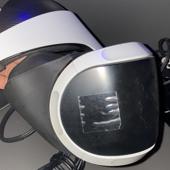 PlayStation VR Headset Bundle - Picture 10 of 12